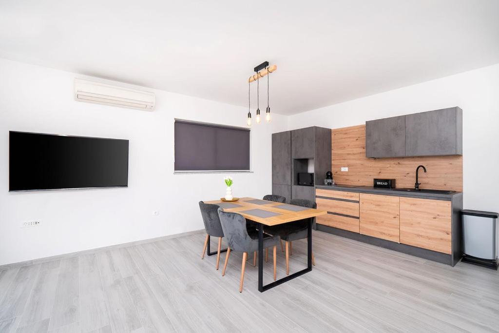 Apartments Grubisic - Sibenik - Parking Included Екстер'єр фото