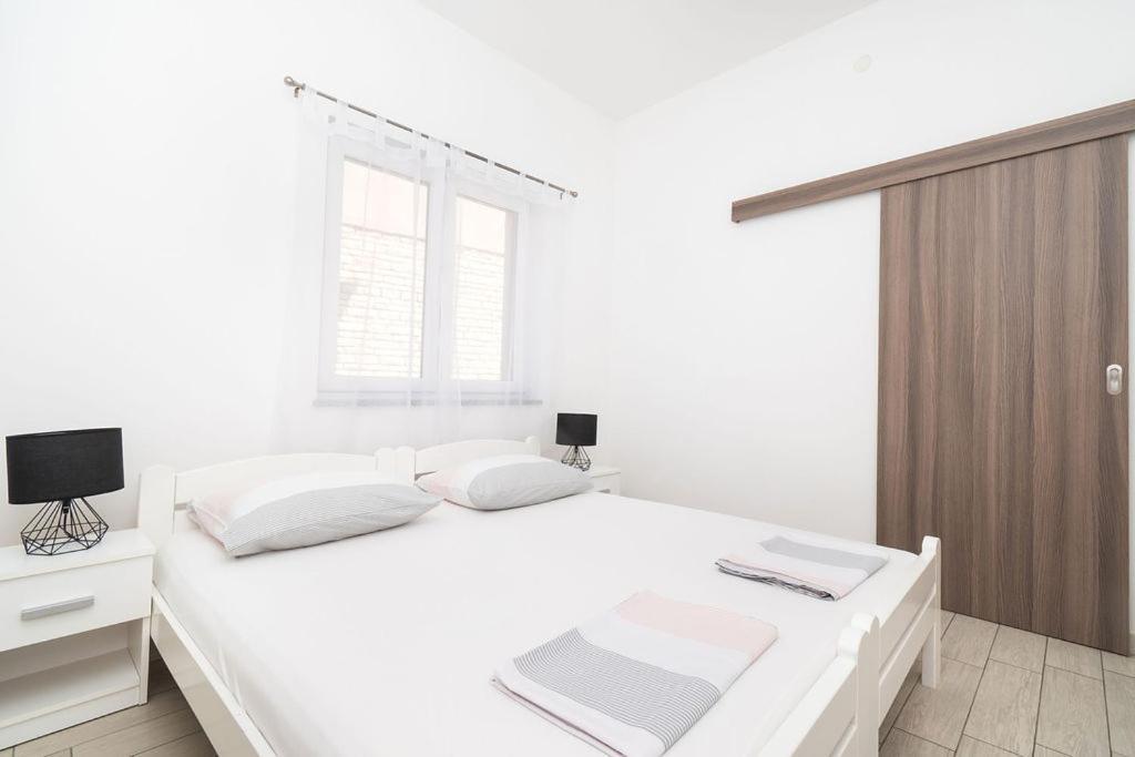 Apartments Grubisic - Sibenik - Parking Included Екстер'єр фото