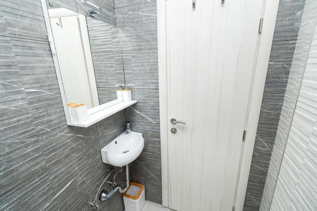 Apartments Grubisic - Sibenik - Parking Included Екстер'єр фото